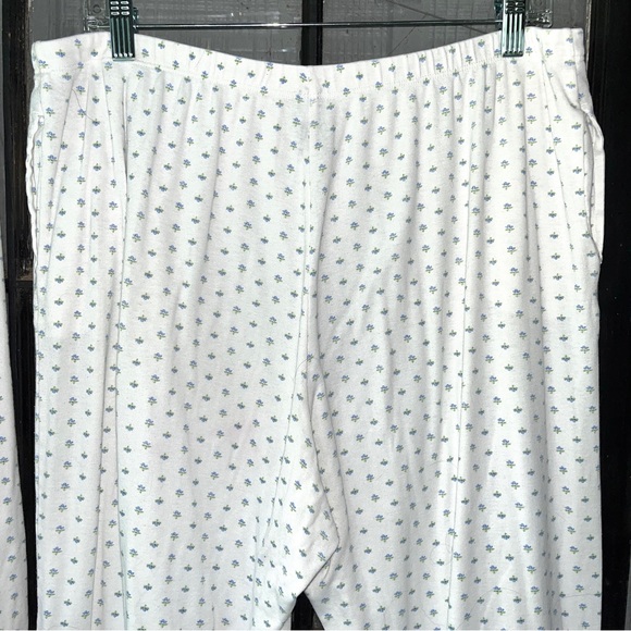 Chaps pajama set, white w/tiny blue flowers, cotton blend knit, feminine & cozy - Picture 12 of 16